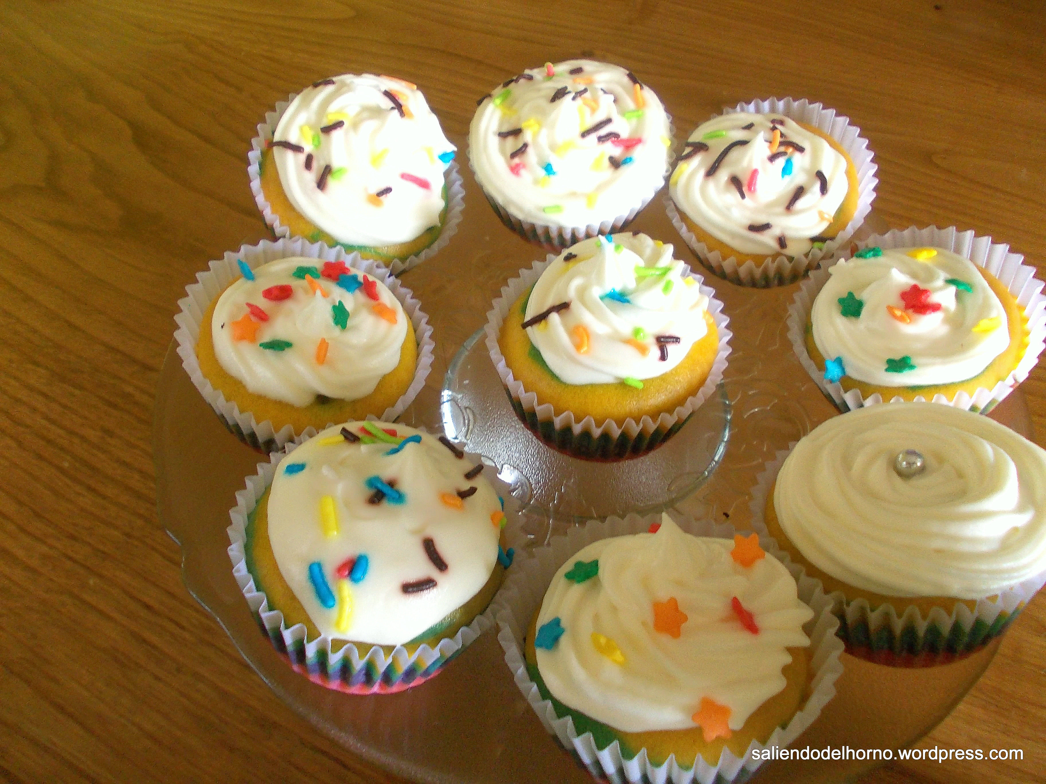 Featured image of post Como Decorar Cupcakes Con Chantilly 2 qu tipo de masa utilizar para los cupcakes